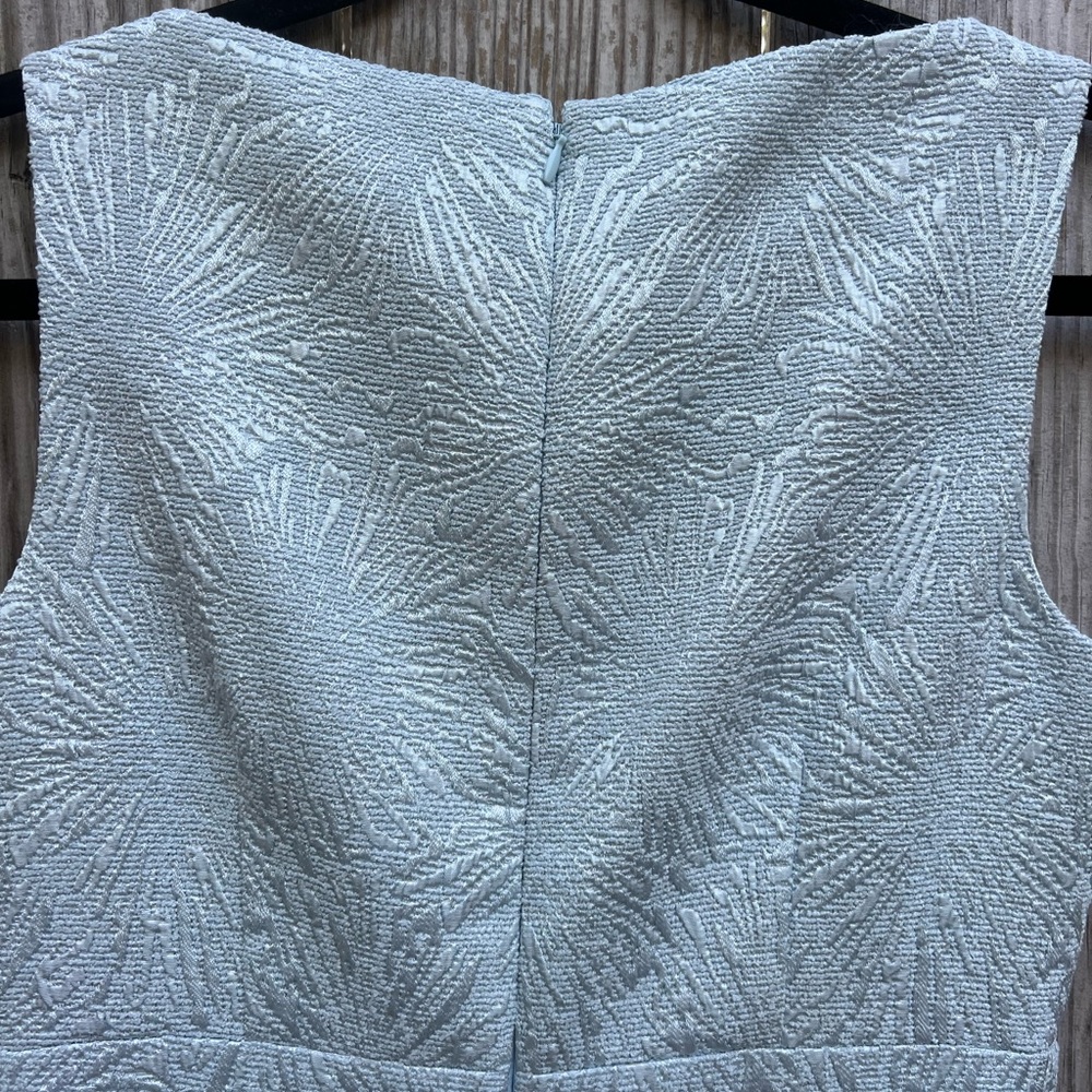 TAHARI Arthur S Levine Light Ice Blue Embossed Sleeveless Shift Dress Women’s 2 - Picture 9 of 10